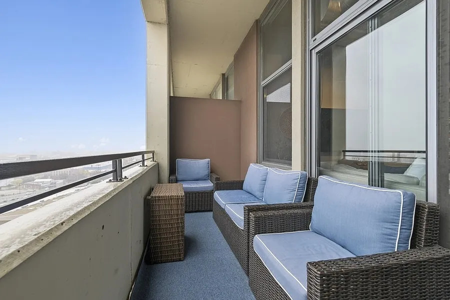 900 N Kingsbury Street Unit: 1110