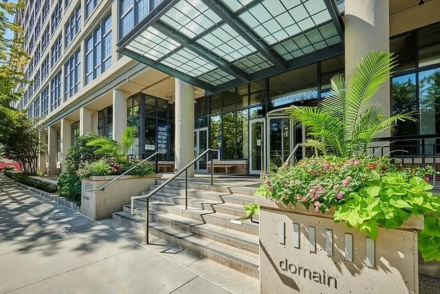 900 N Kingsbury Street Unit: 1110