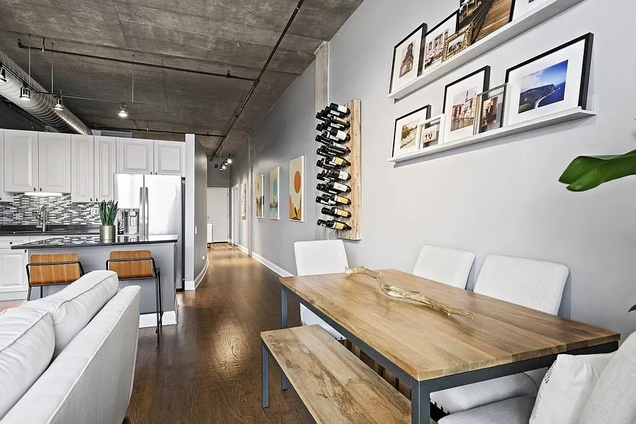 900 N Kingsbury Street Unit: 1110