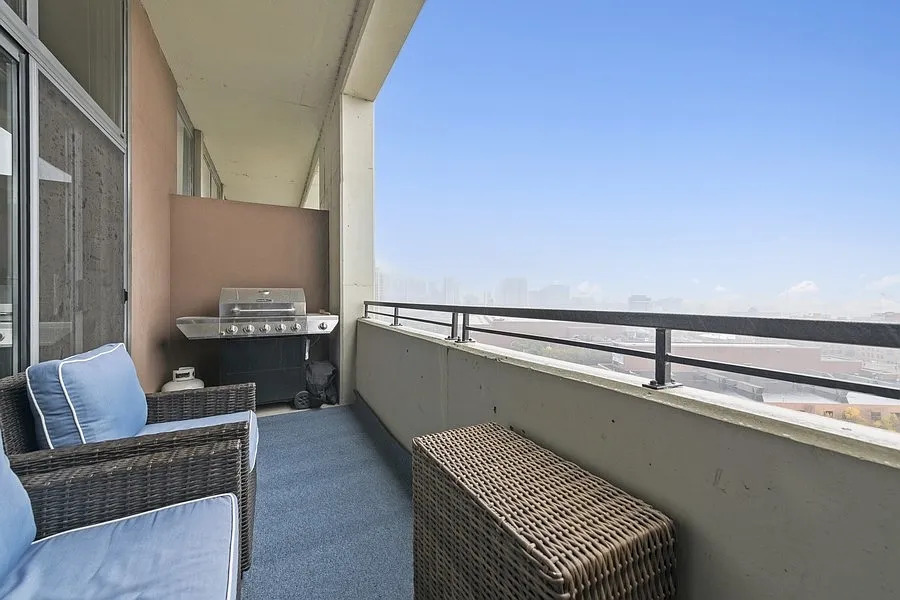 900 N Kingsbury Street Unit: 1110