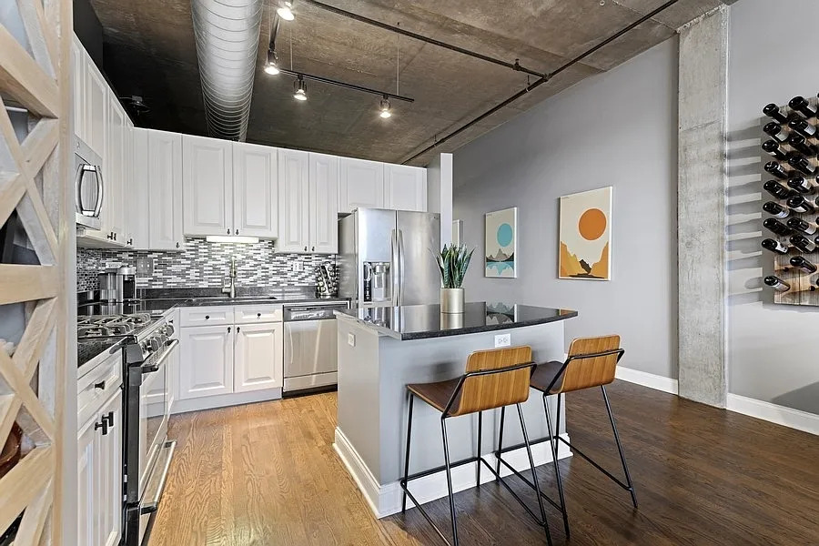 900 N Kingsbury Street Unit: 1110