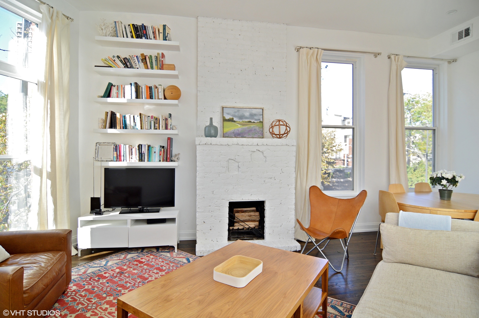 223 W WISCONSIN Street Unit: 2C