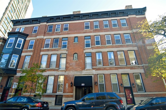 223 W WISCONSIN Street Unit: 2C