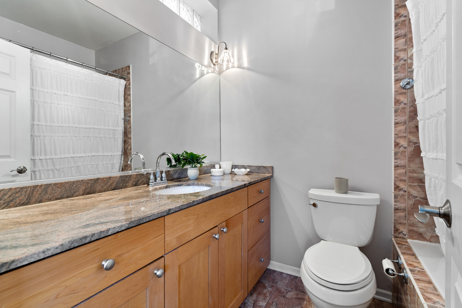 1716 N Talman Avenue Unit: 1N