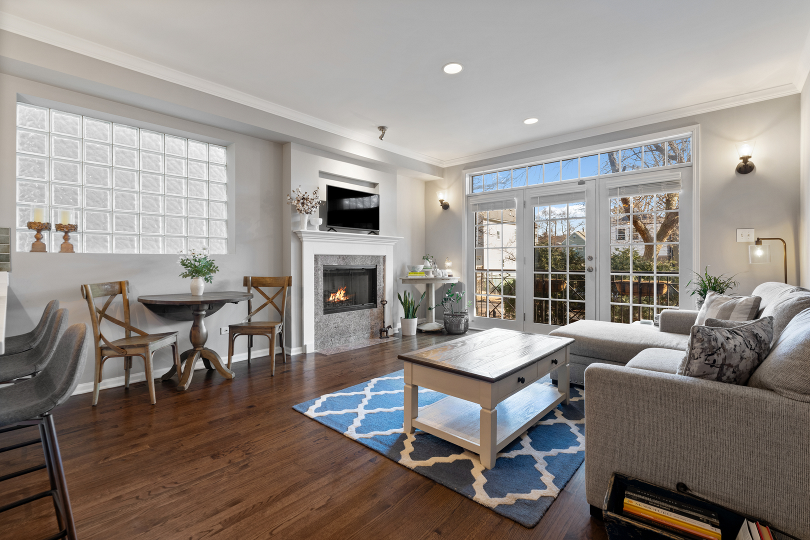 1716 N Talman Avenue Unit: 1N