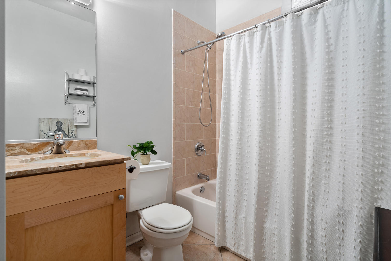 1716 N Talman Avenue Unit: 1N