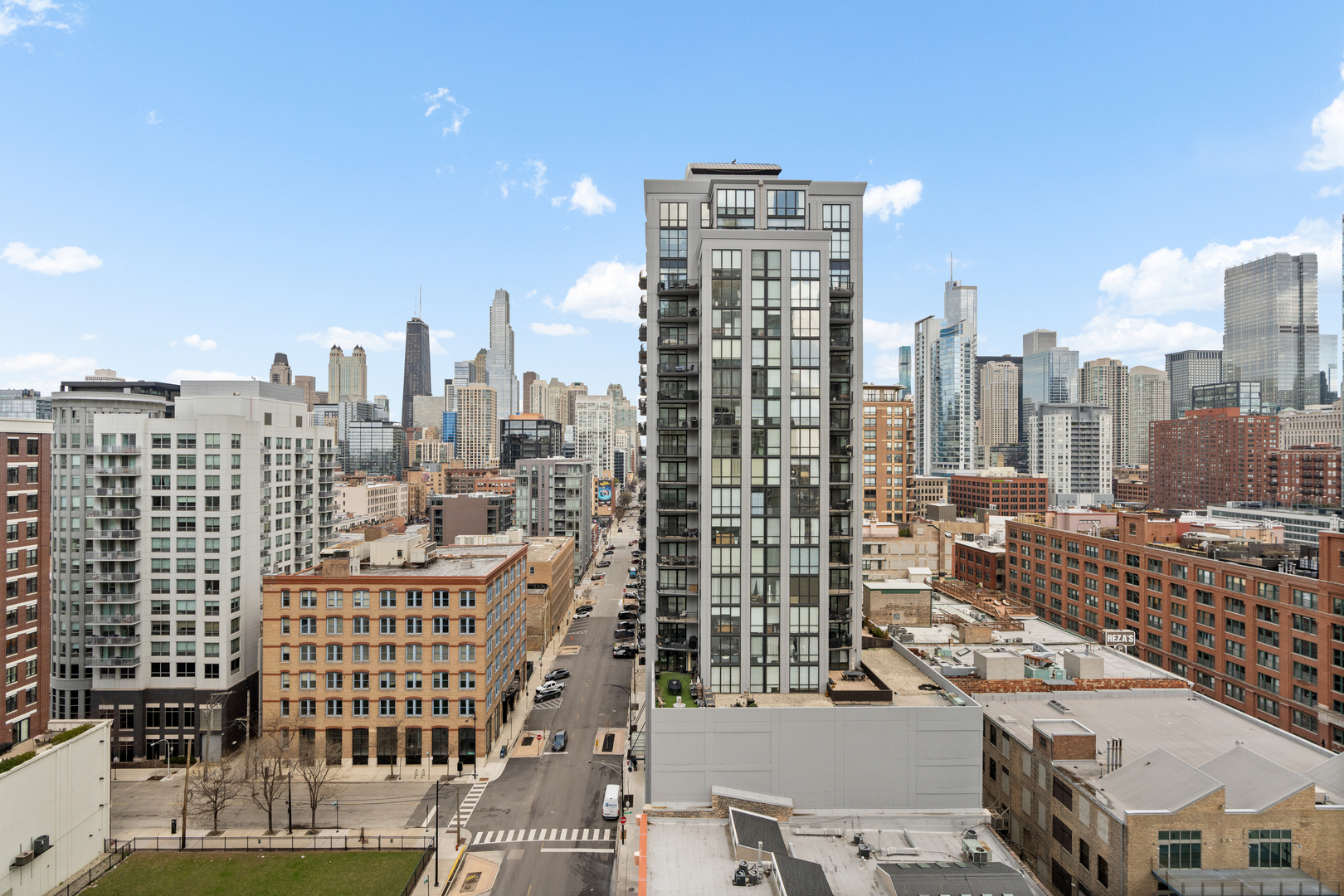 653 N Kingsbury Street Unit: 1405