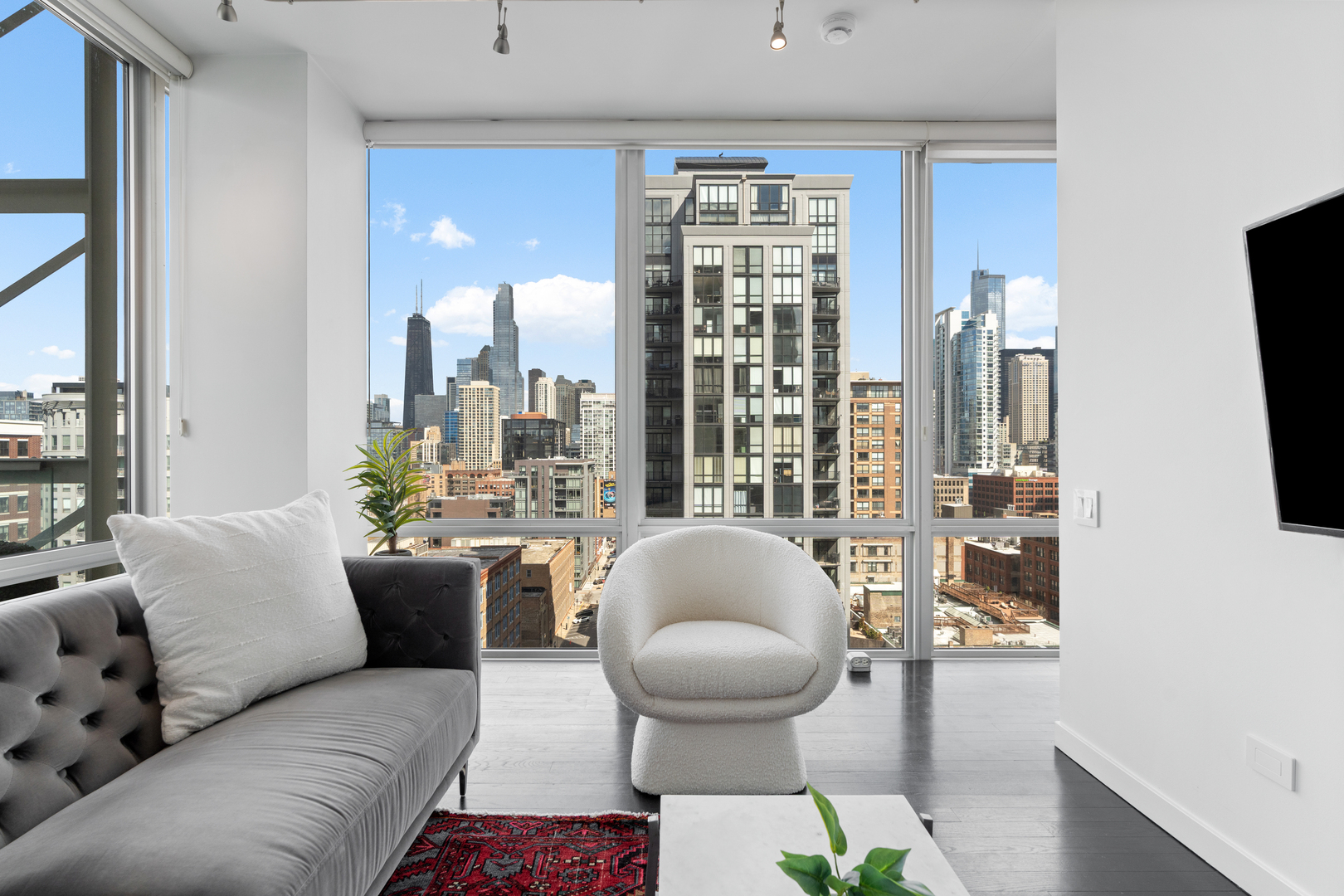 653 N Kingsbury Street Unit: 1405