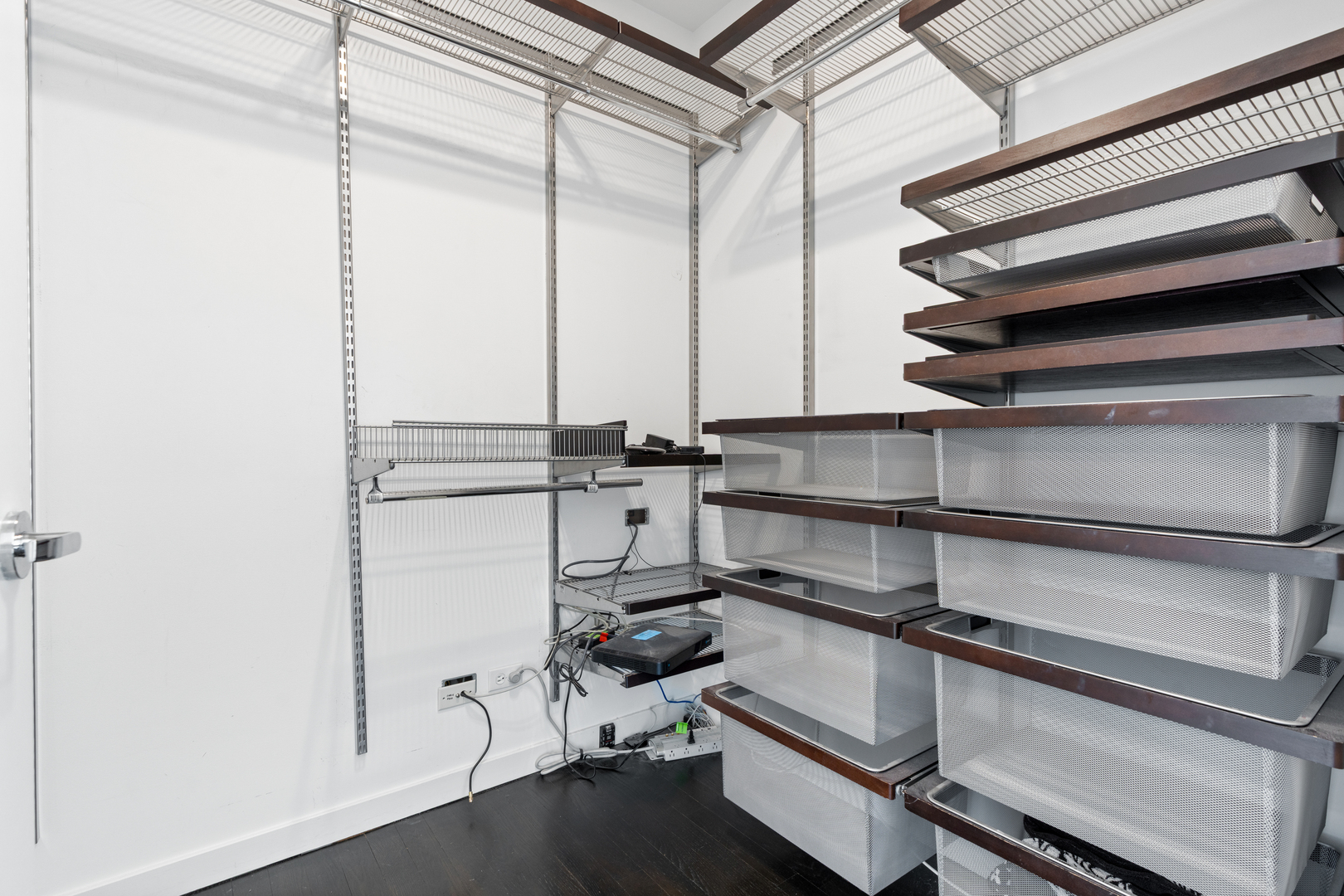 653 N Kingsbury Street Unit: 1405