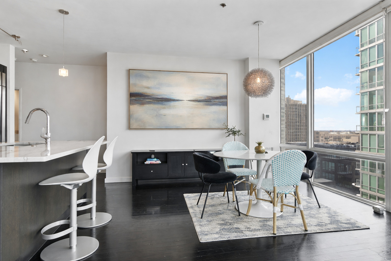 653 N Kingsbury Street Unit: 1405