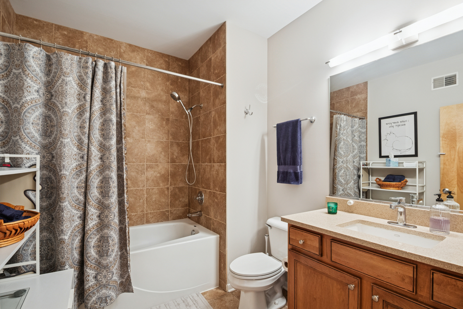 2923 N CLYBOURN Avenue Unit: 403