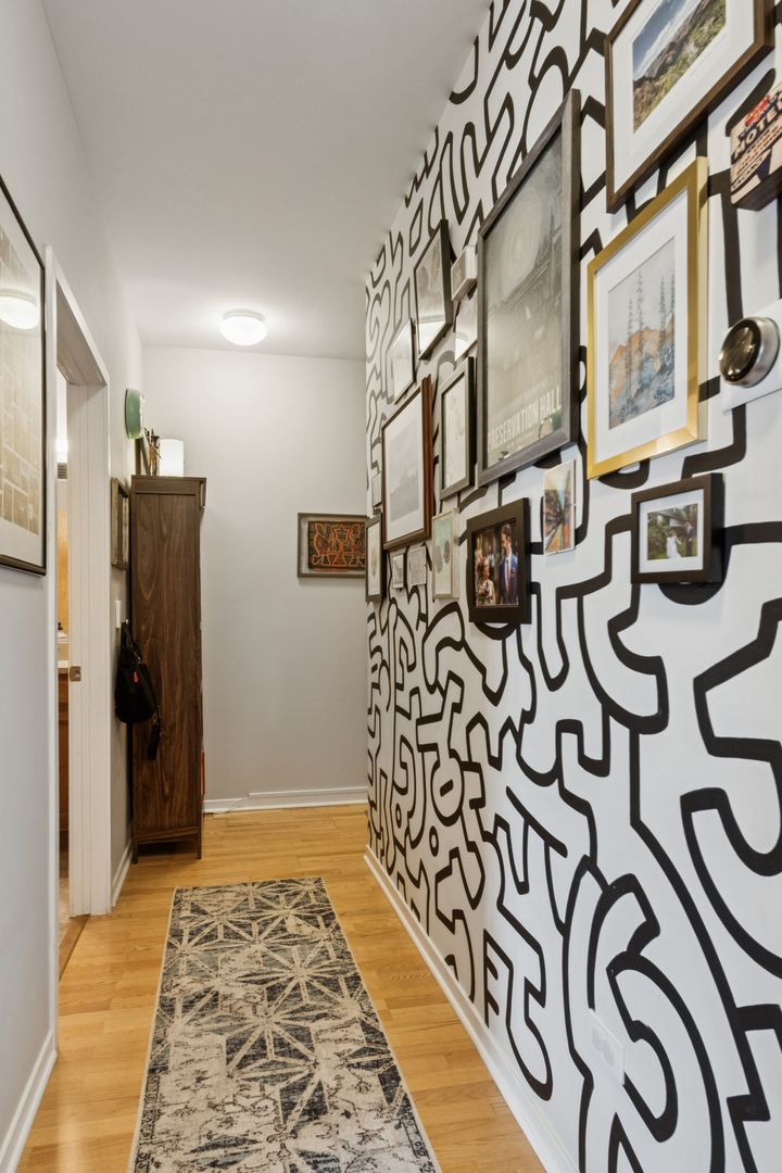 2923 N CLYBOURN Avenue Unit: 403
