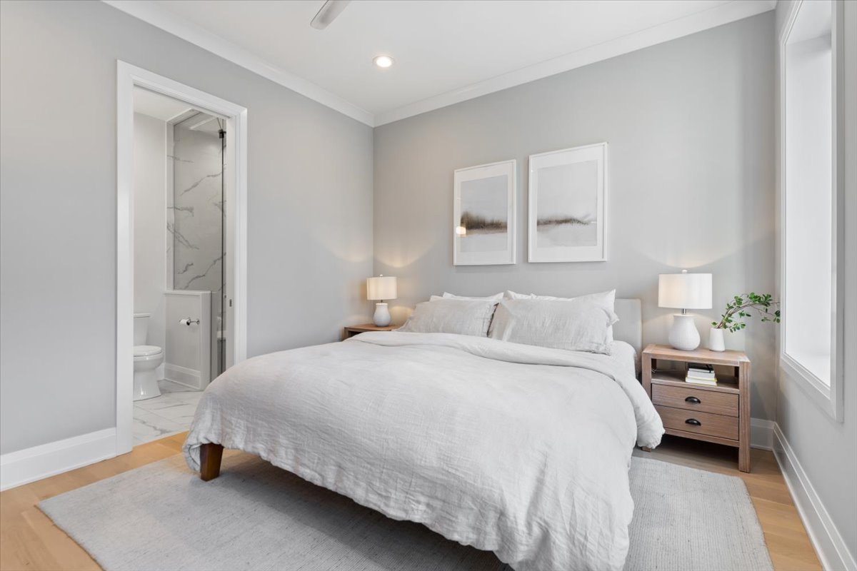 2727 N Kenmore Avenue Unit: 3