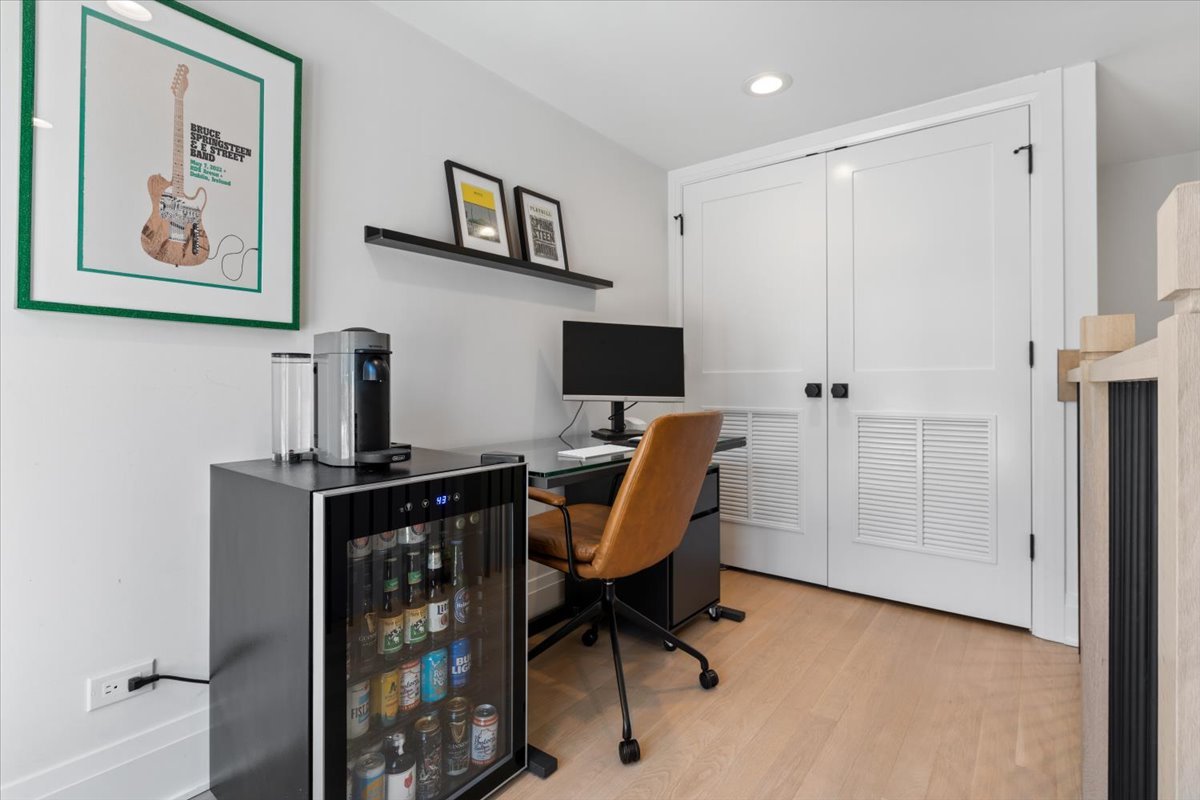 2727 N Kenmore Avenue Unit: 3