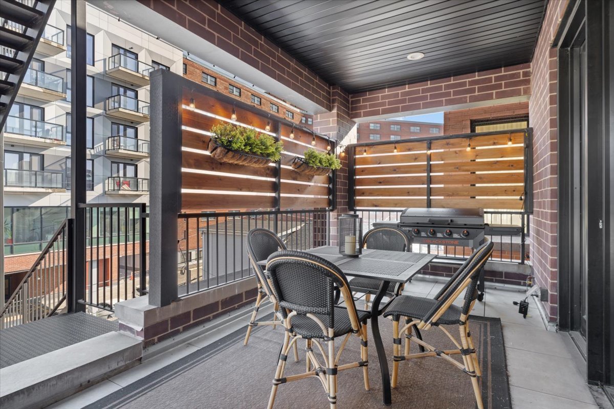 2727 N Kenmore Avenue Unit: 3