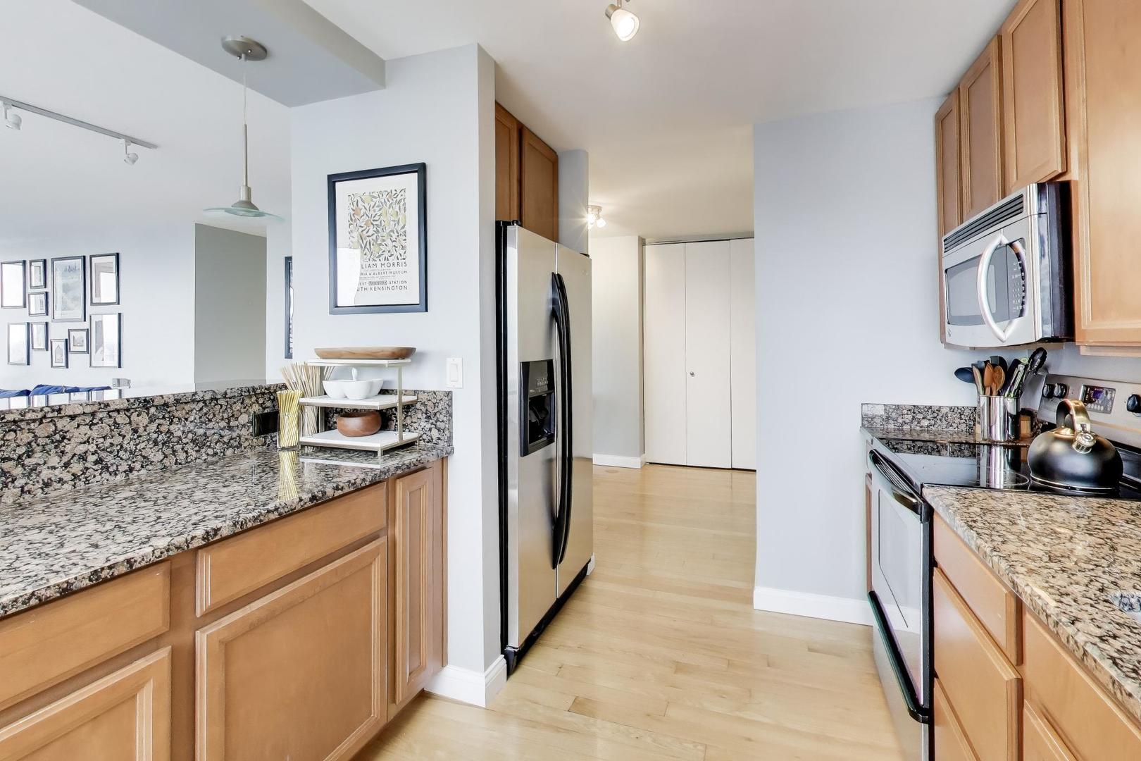1660 N La Salle Drive Unit: 2502