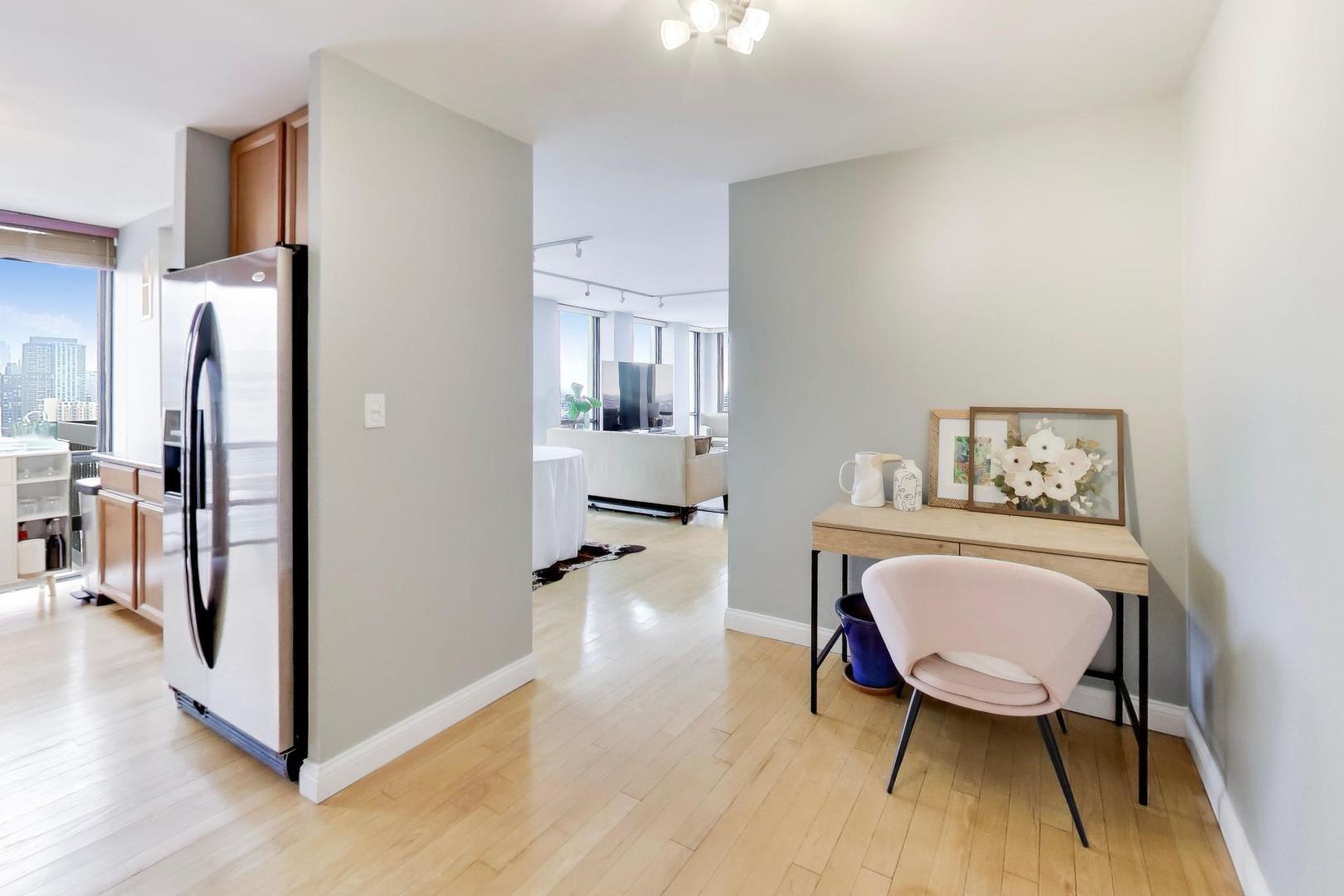 1660 N La Salle Drive Unit: 2502