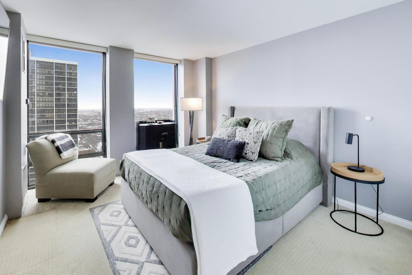 1660 N La Salle Drive Unit: 2502