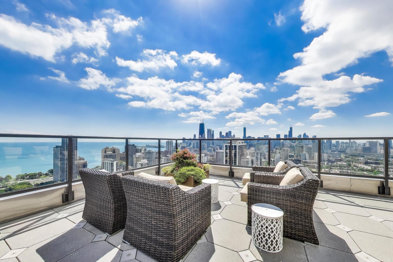 1660 N La Salle Drive Unit: 2502