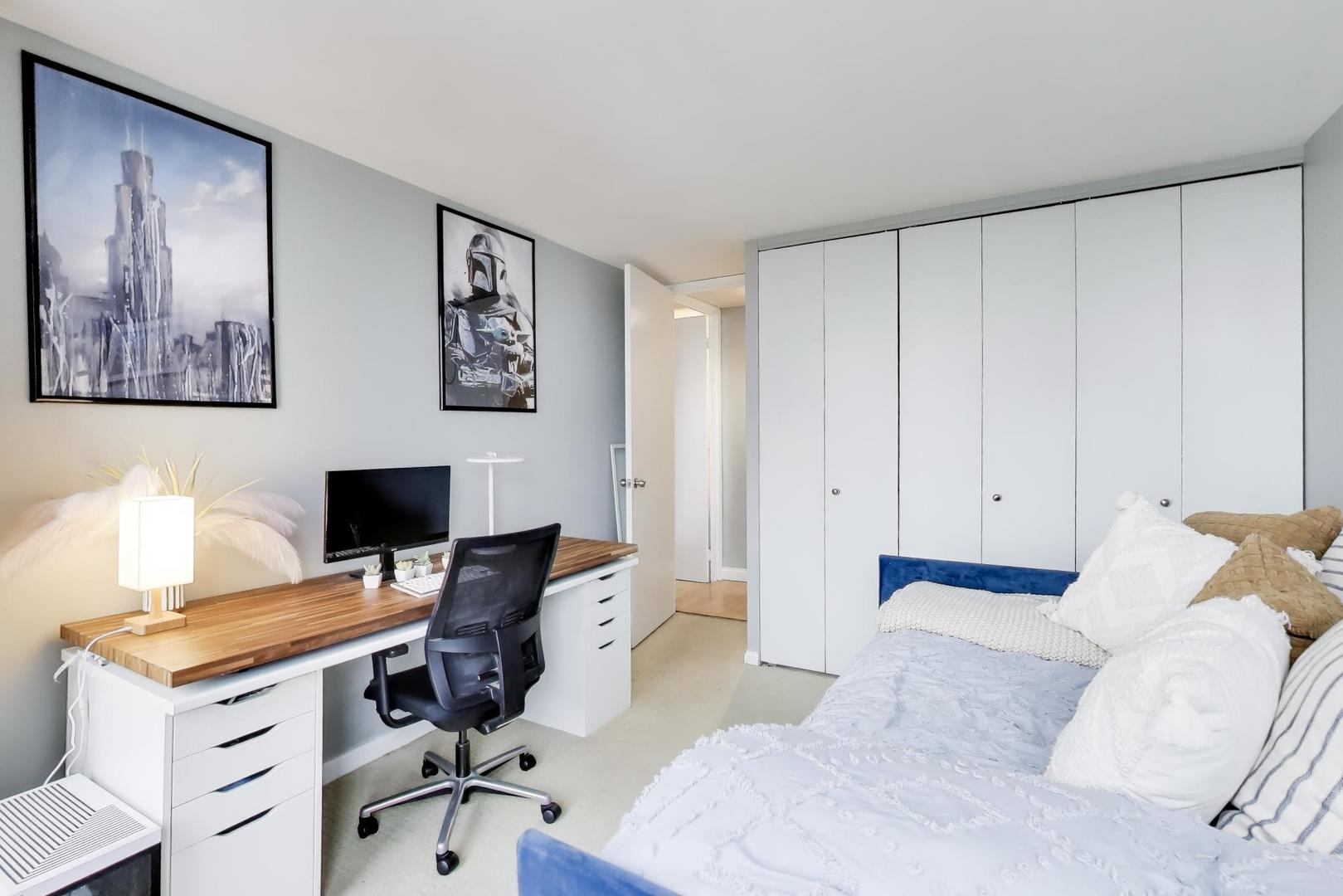 1660 N La Salle Drive Unit: 2502
