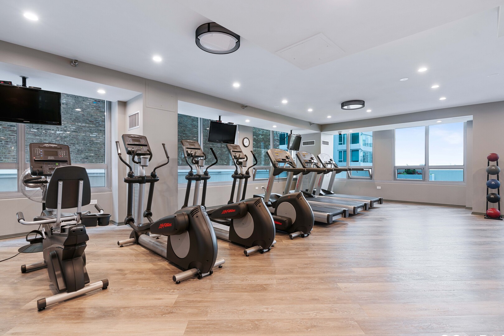 701 S Wells Street Unit: 2303