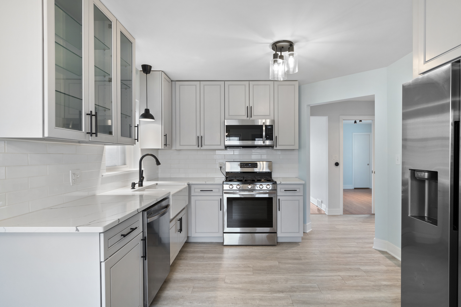 6041 W Gunnison Street