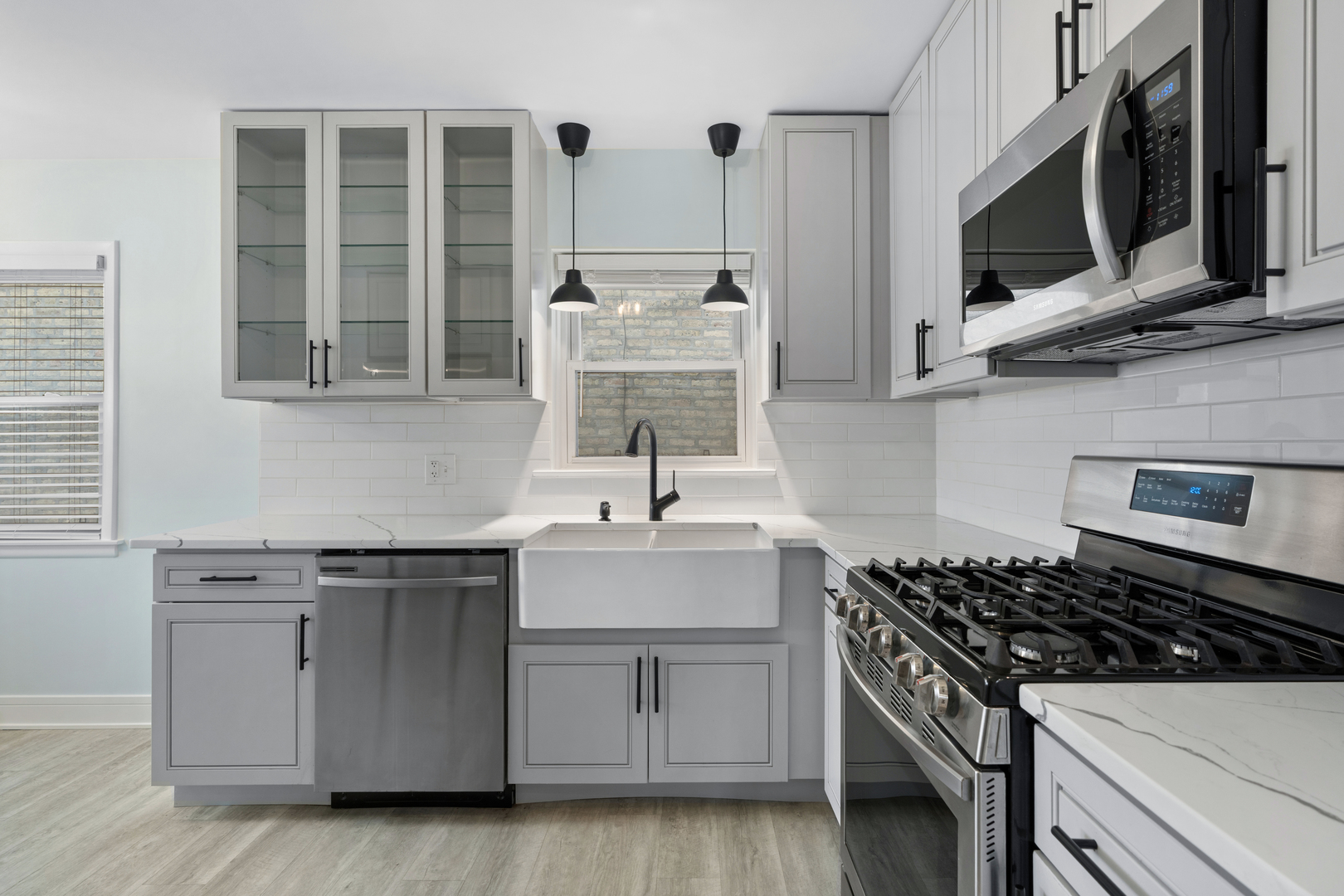 6041 W Gunnison Street