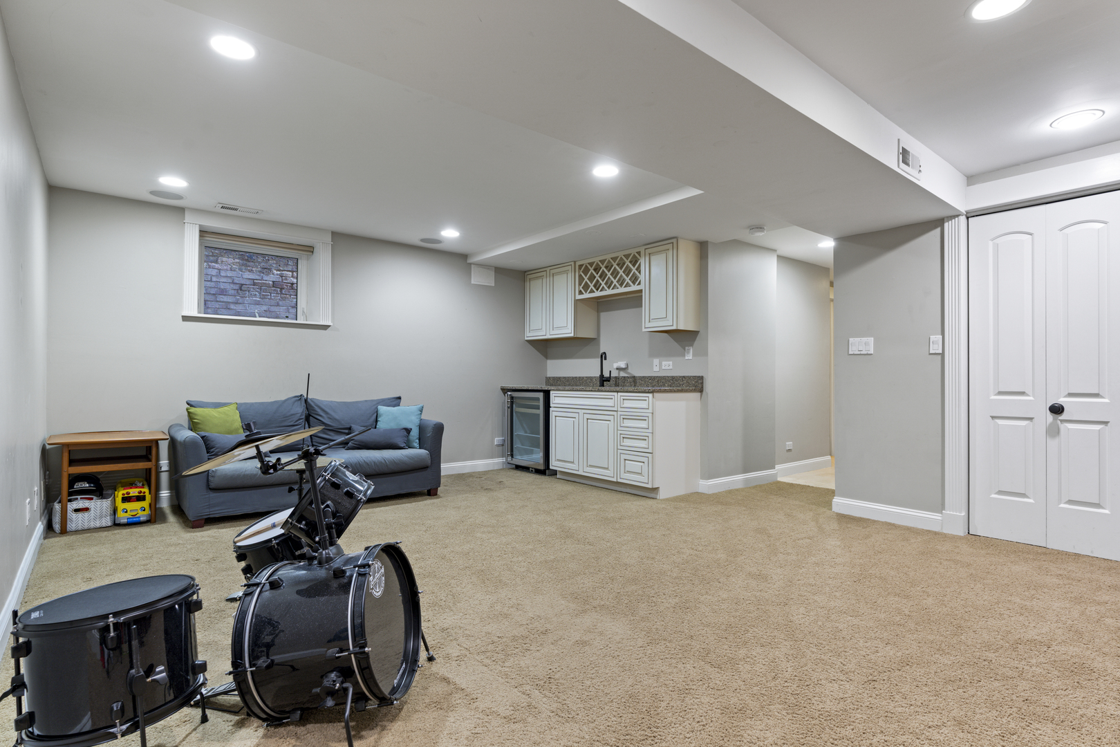 1903 W Berteau Avenue