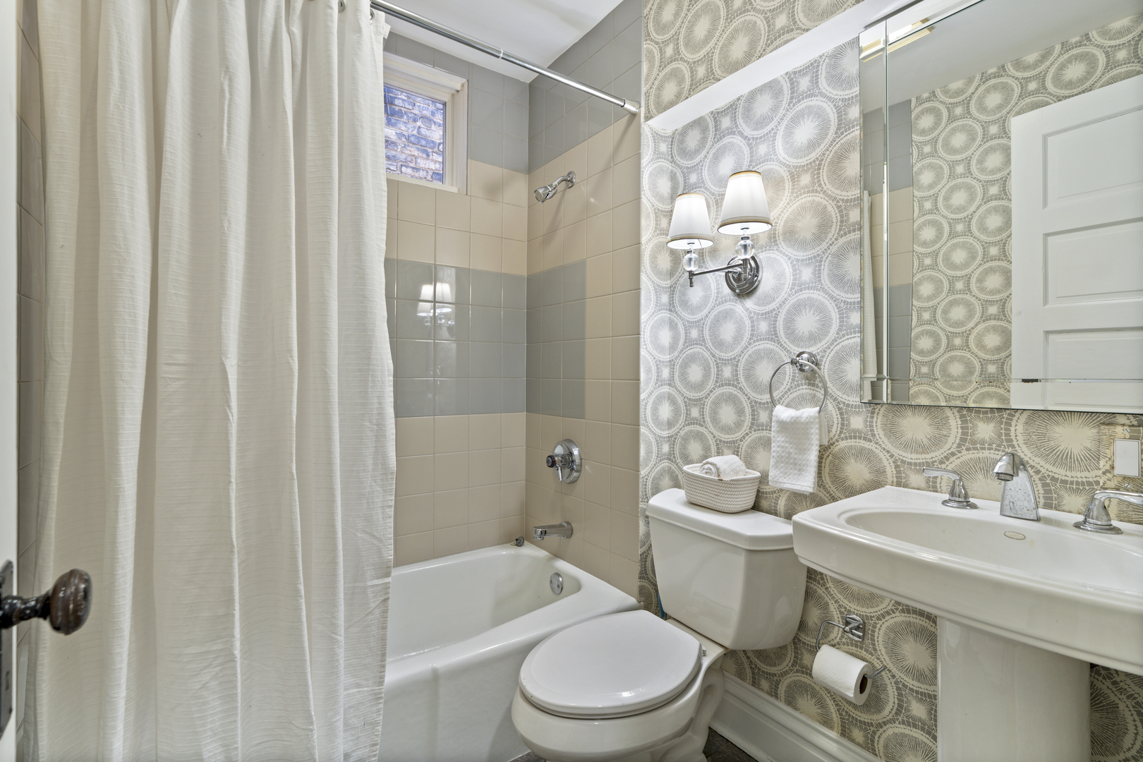 1903 W Berteau Avenue