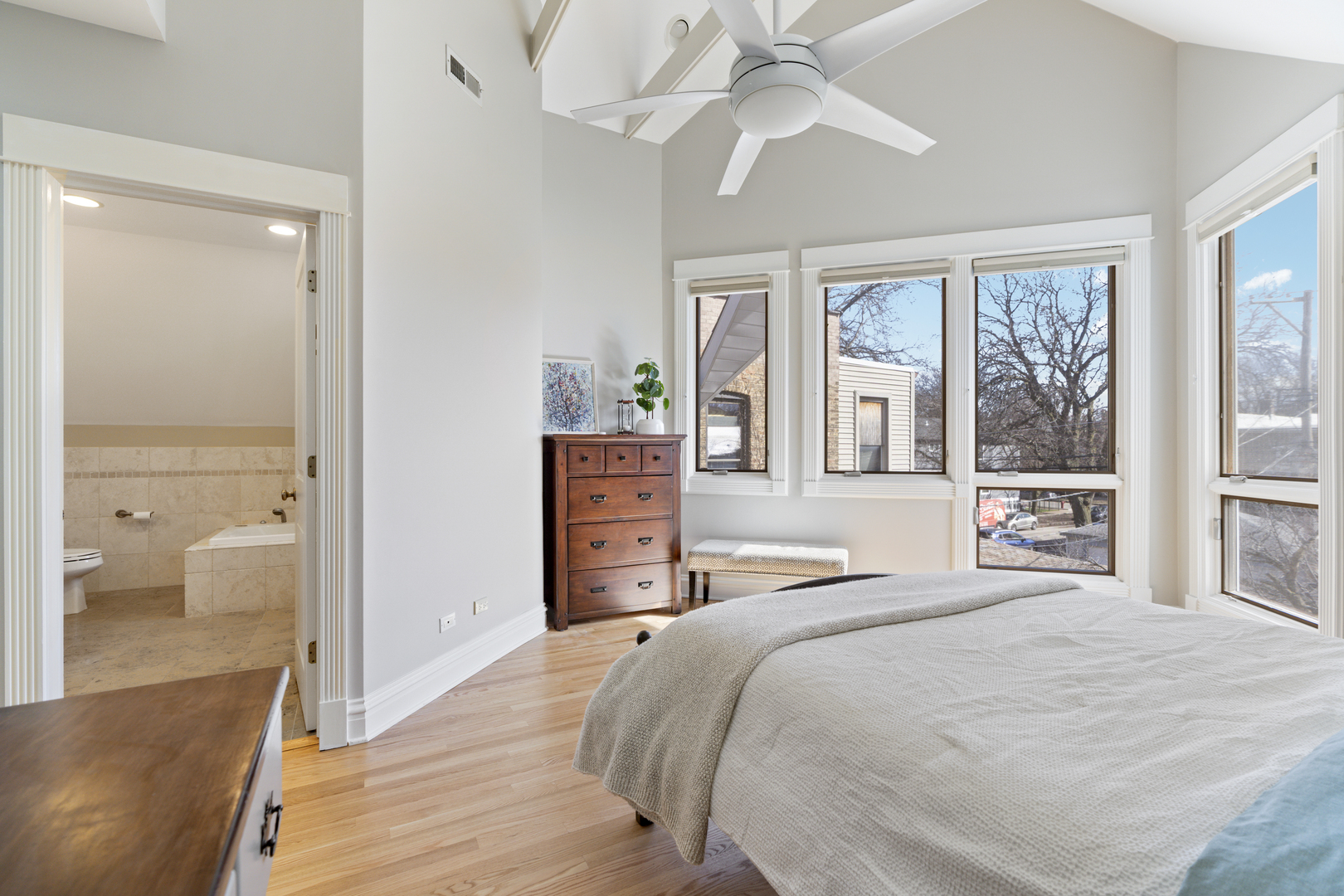 1903 W Berteau Avenue