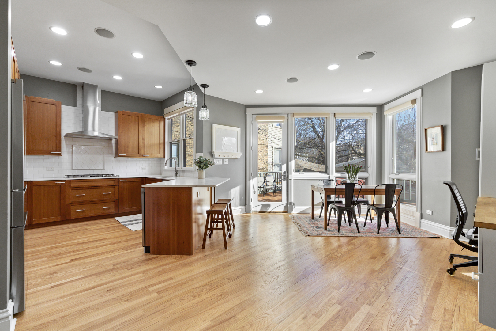 1903 W Berteau Avenue