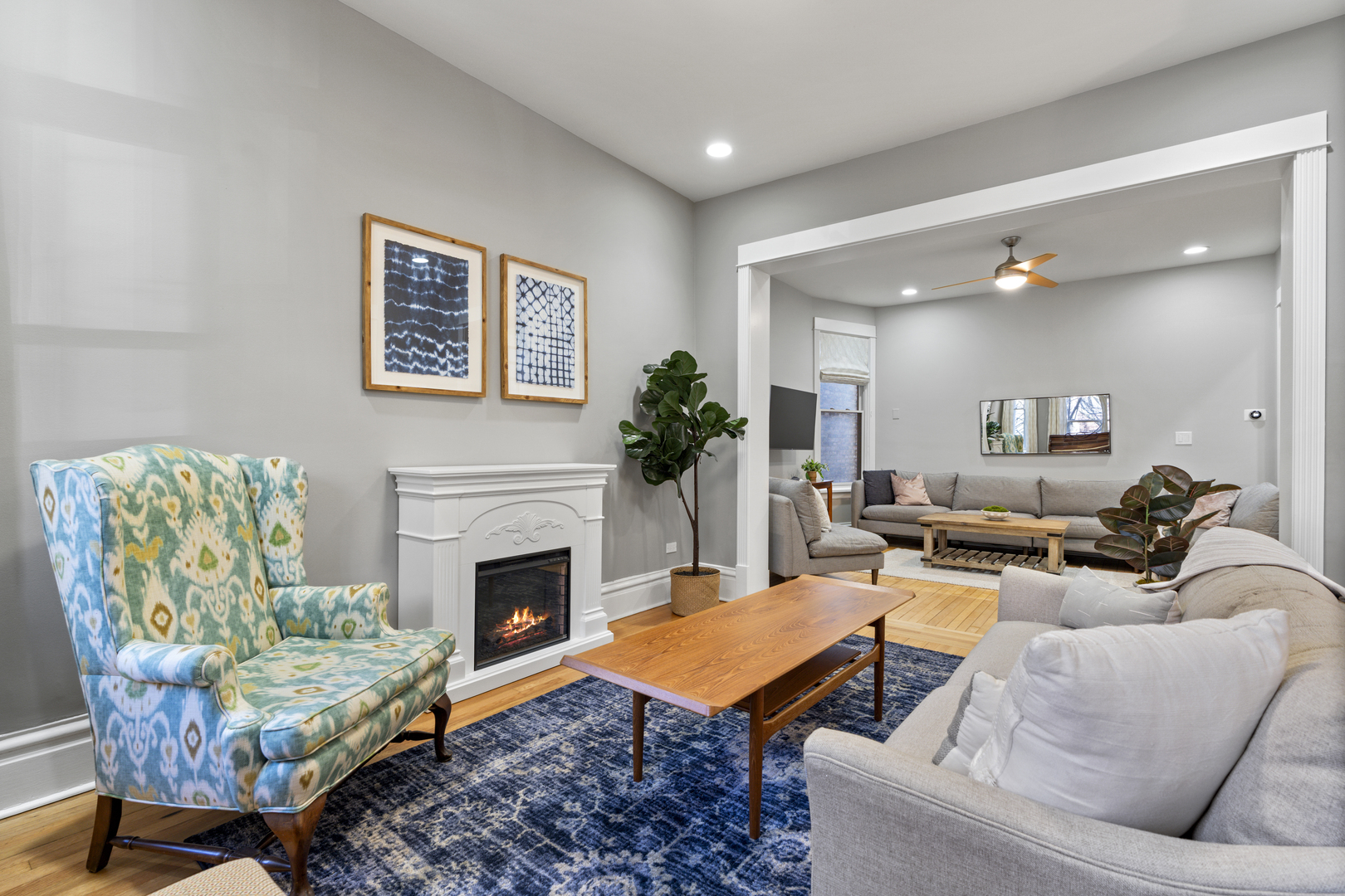 1903 W Berteau Avenue