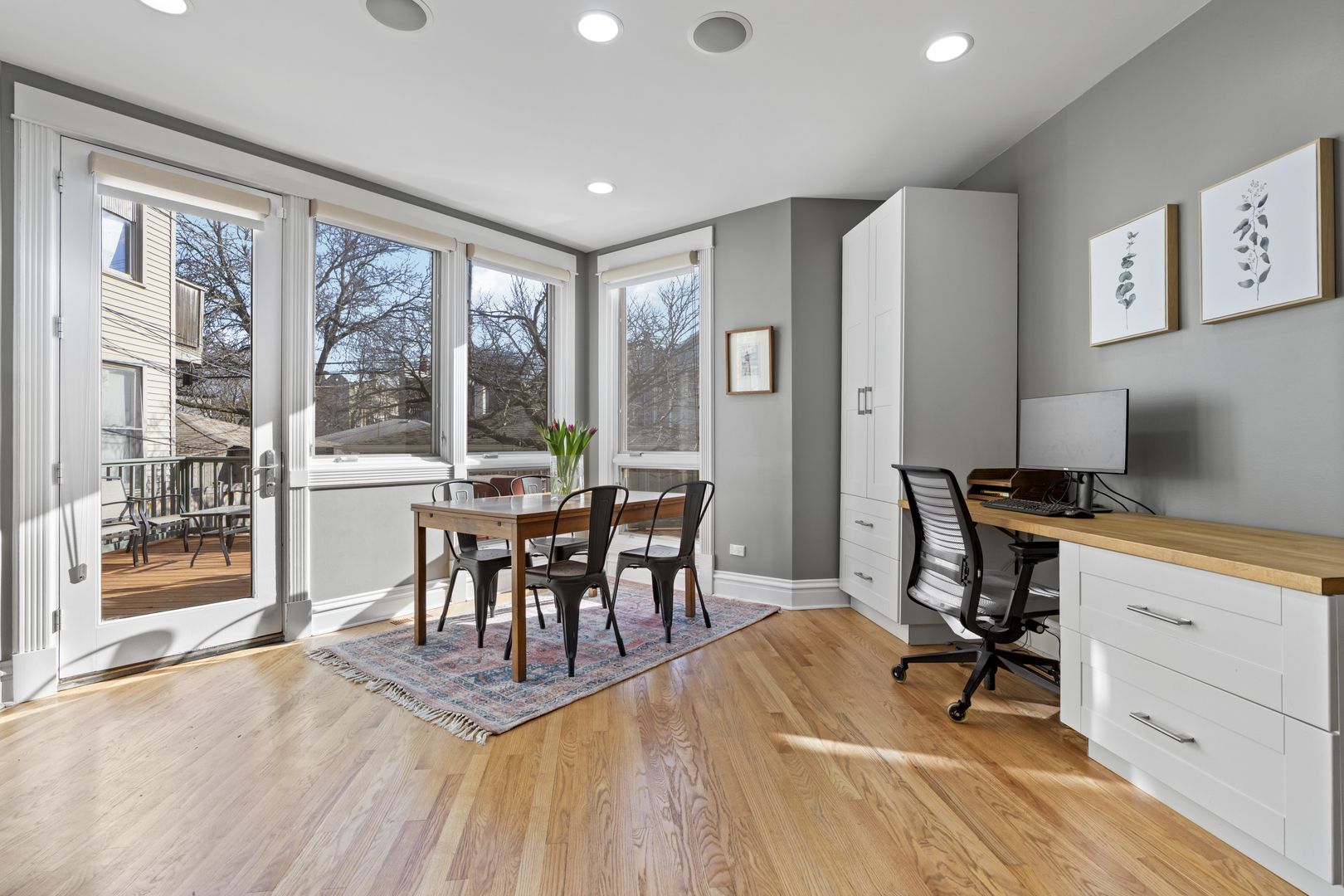 1903 W Berteau Avenue