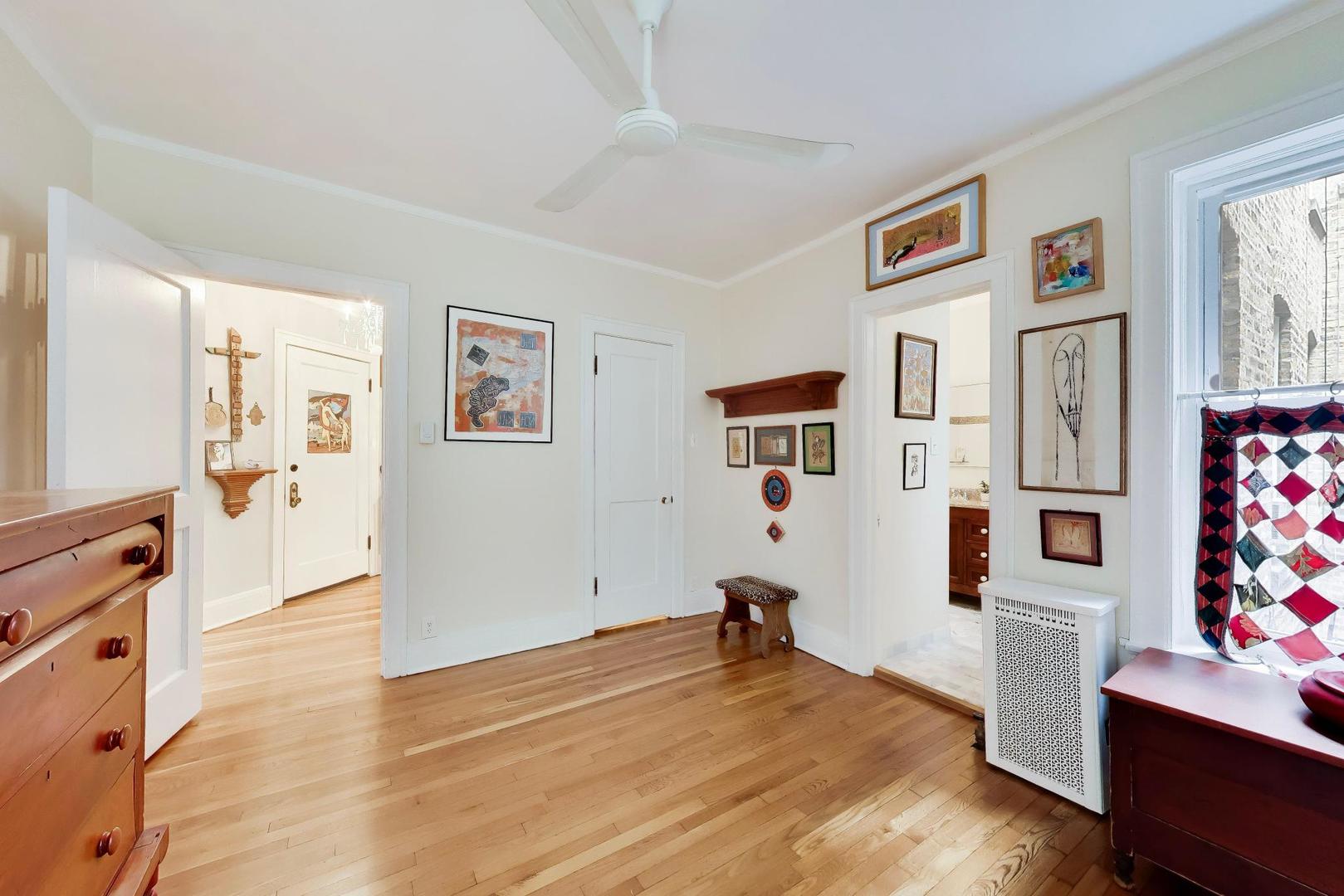1324 W Albion Avenue Unit: 1E