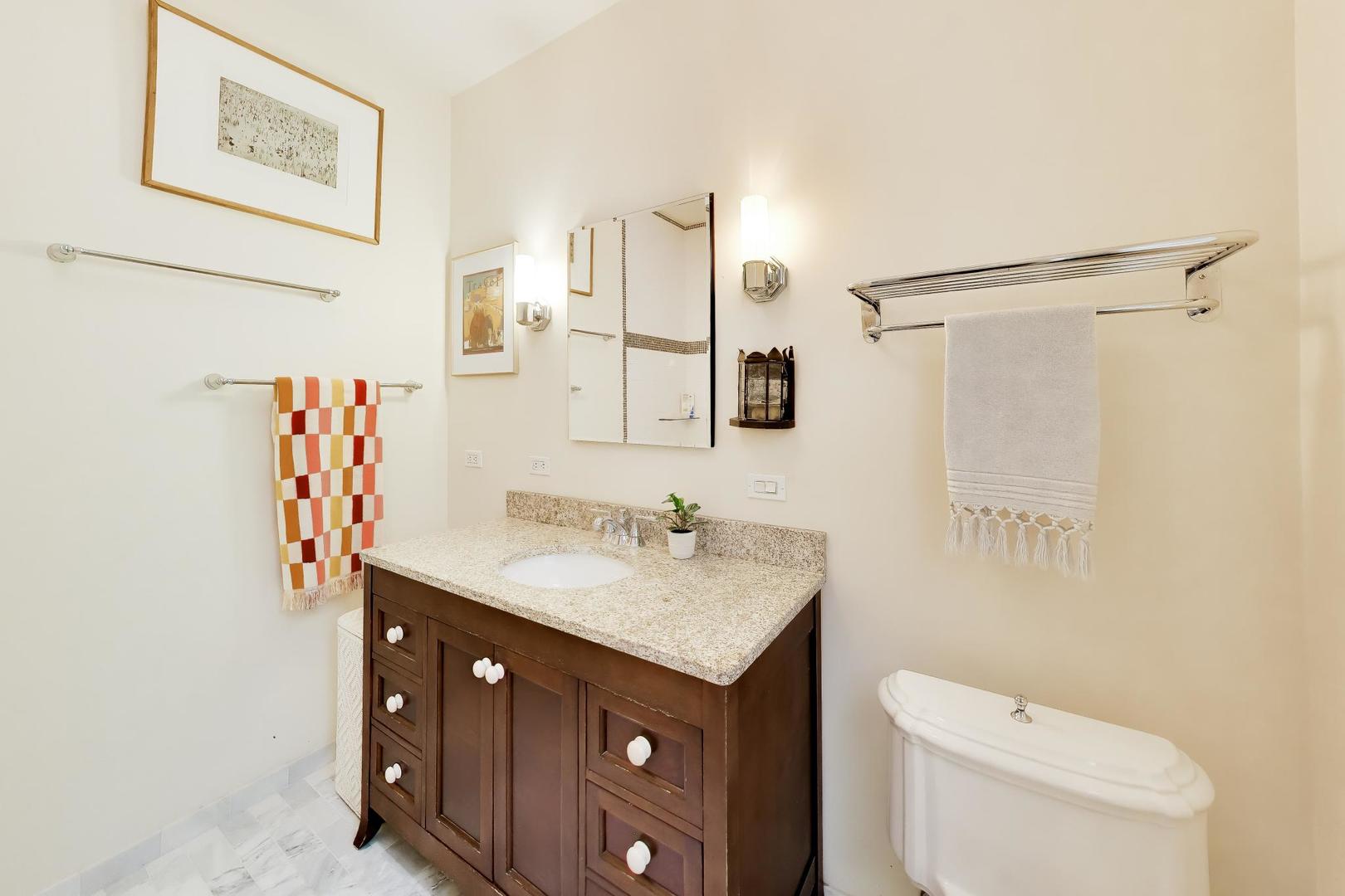 1324 W Albion Avenue Unit: 1E