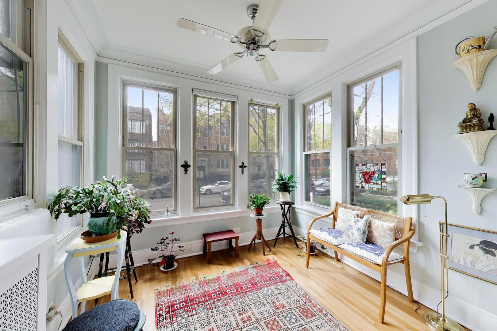 1324 W Albion Avenue Unit: 1E