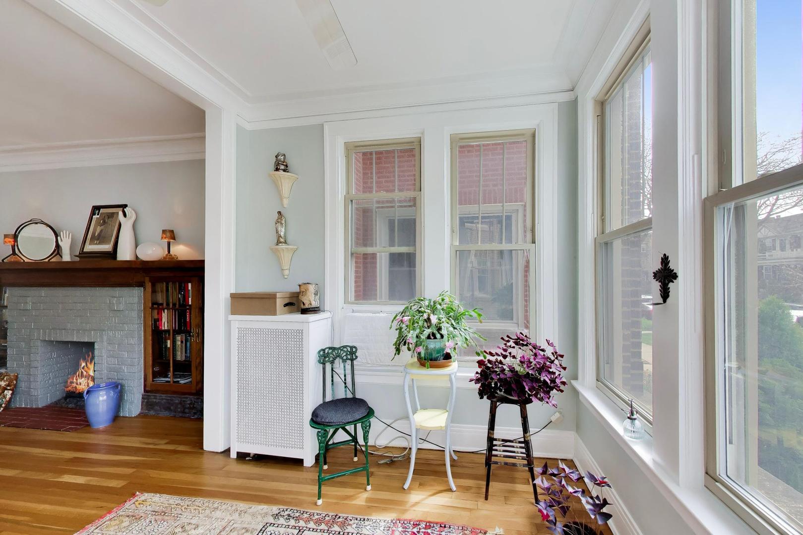 1324 W Albion Avenue Unit: 1E