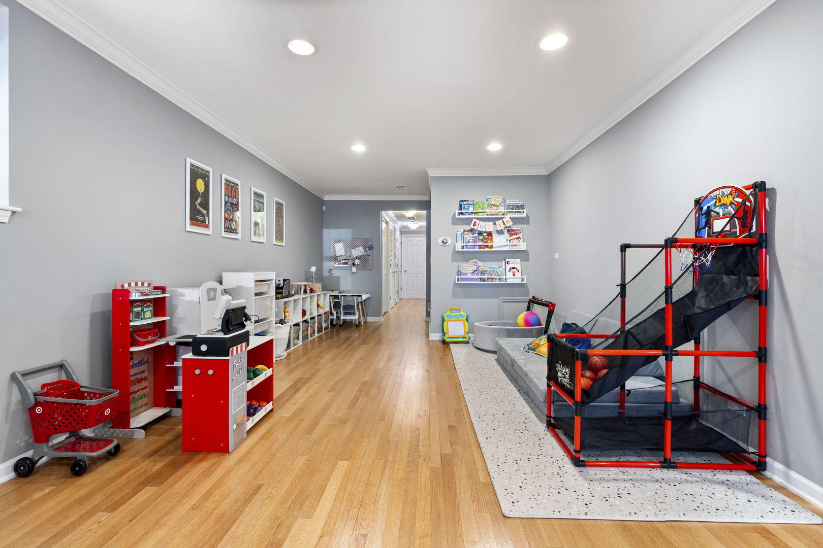 853 W Roscoe Street Unit: 1