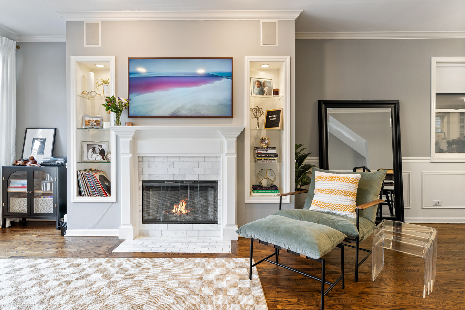 853 W Roscoe Street Unit: 1