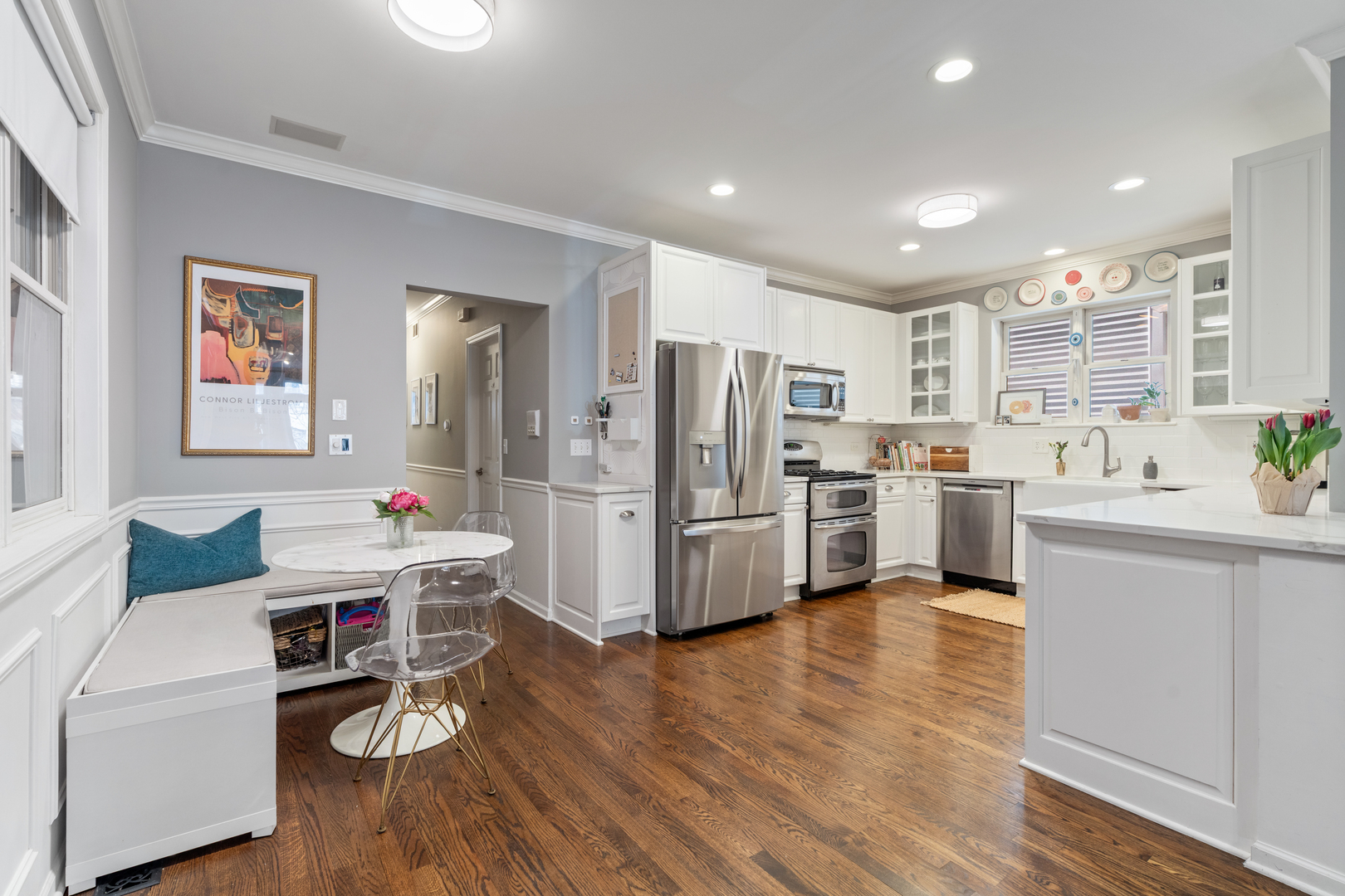 853 W Roscoe Street Unit: 1