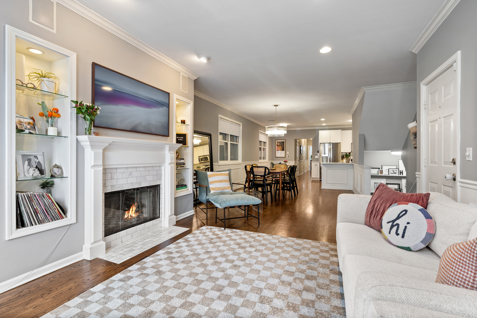 853 W Roscoe Street Unit: 1