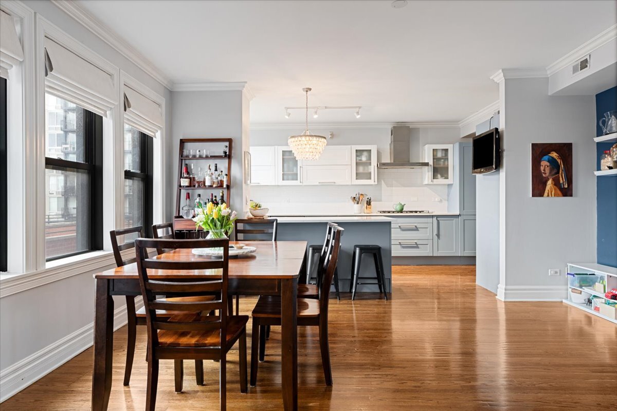 433 W Briar Place Unit: 6B