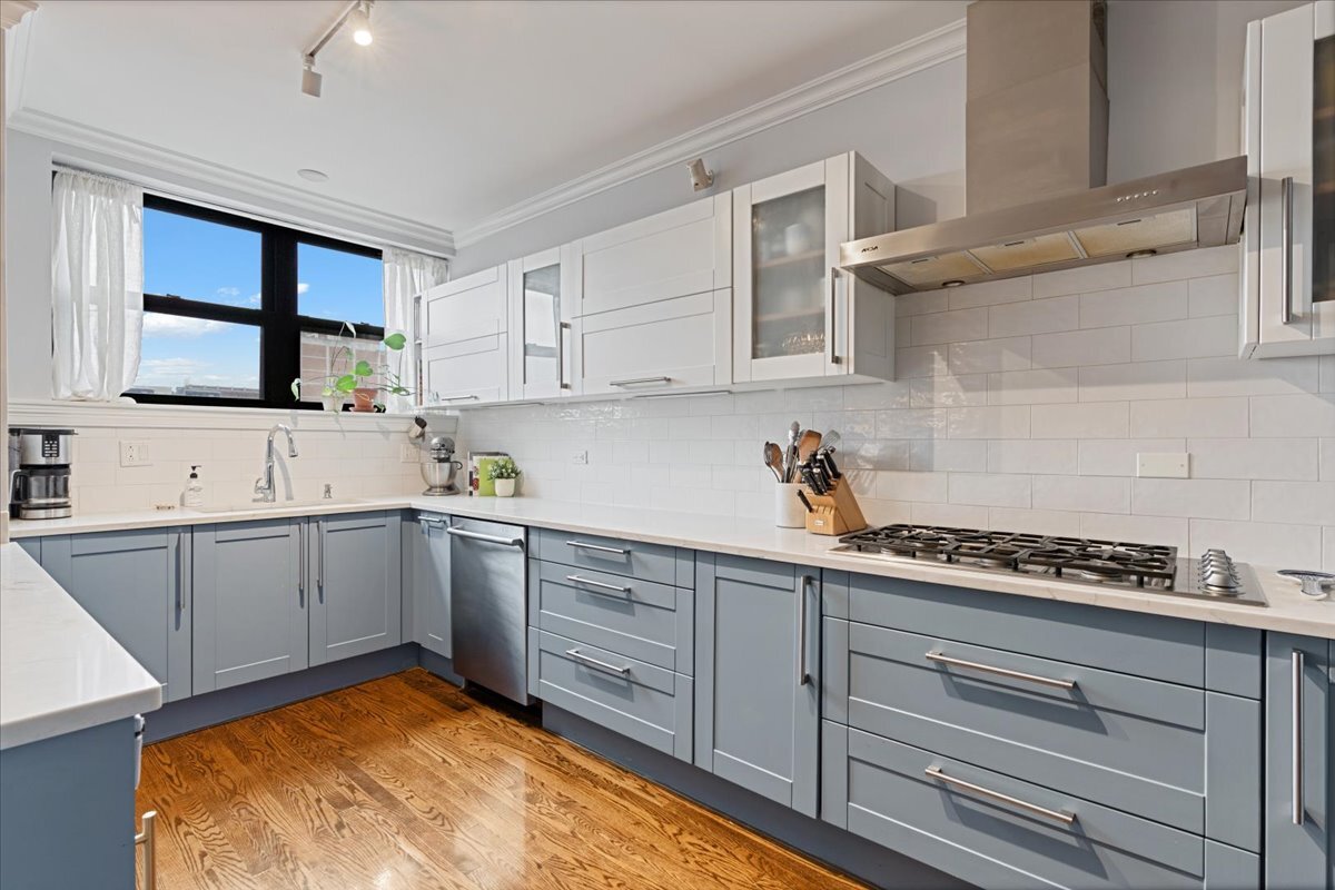 433 W Briar Place Unit: 6B