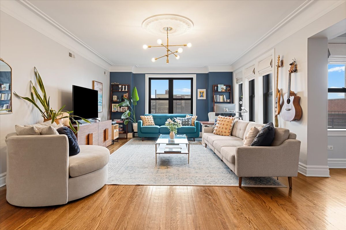 433 W Briar Place Unit: 6B