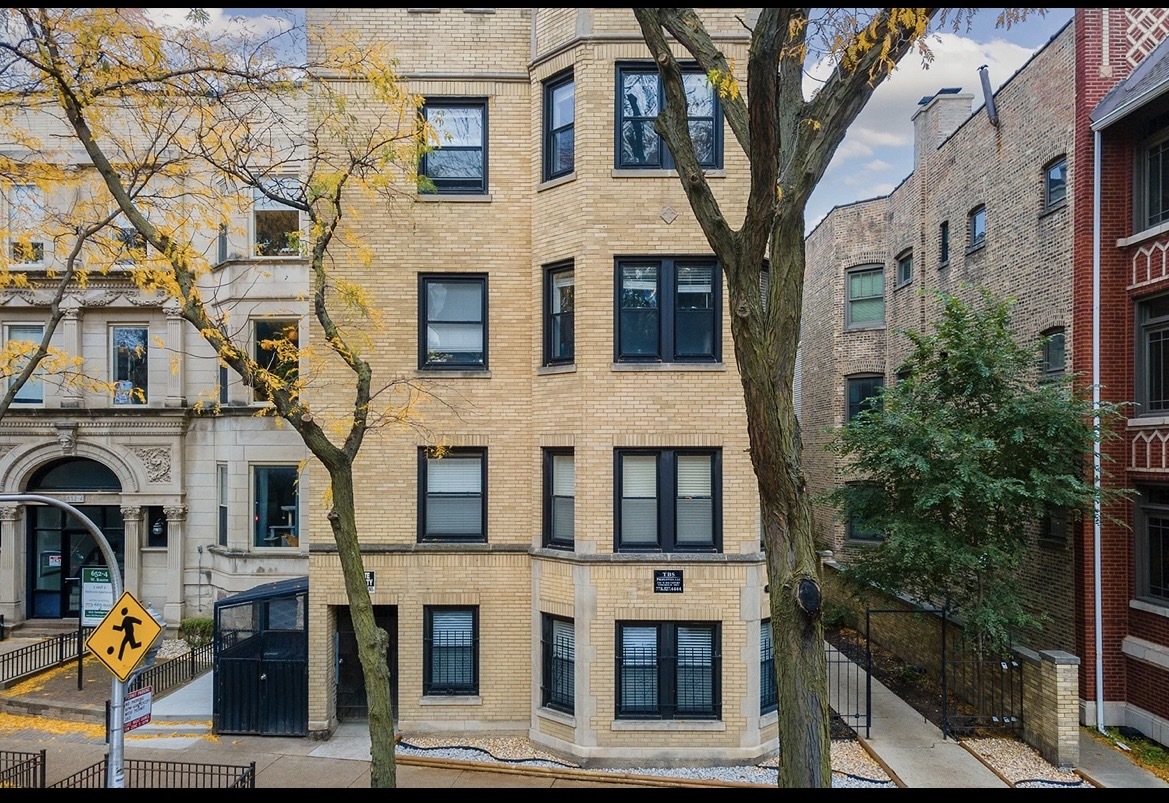 646 W Roscoe Avenue Unit: 1N