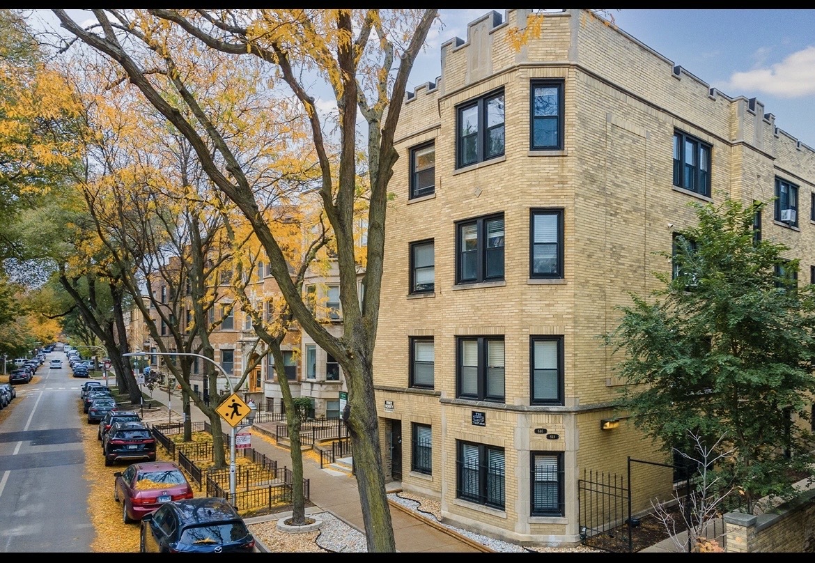 646 W Roscoe Avenue Unit: 1N