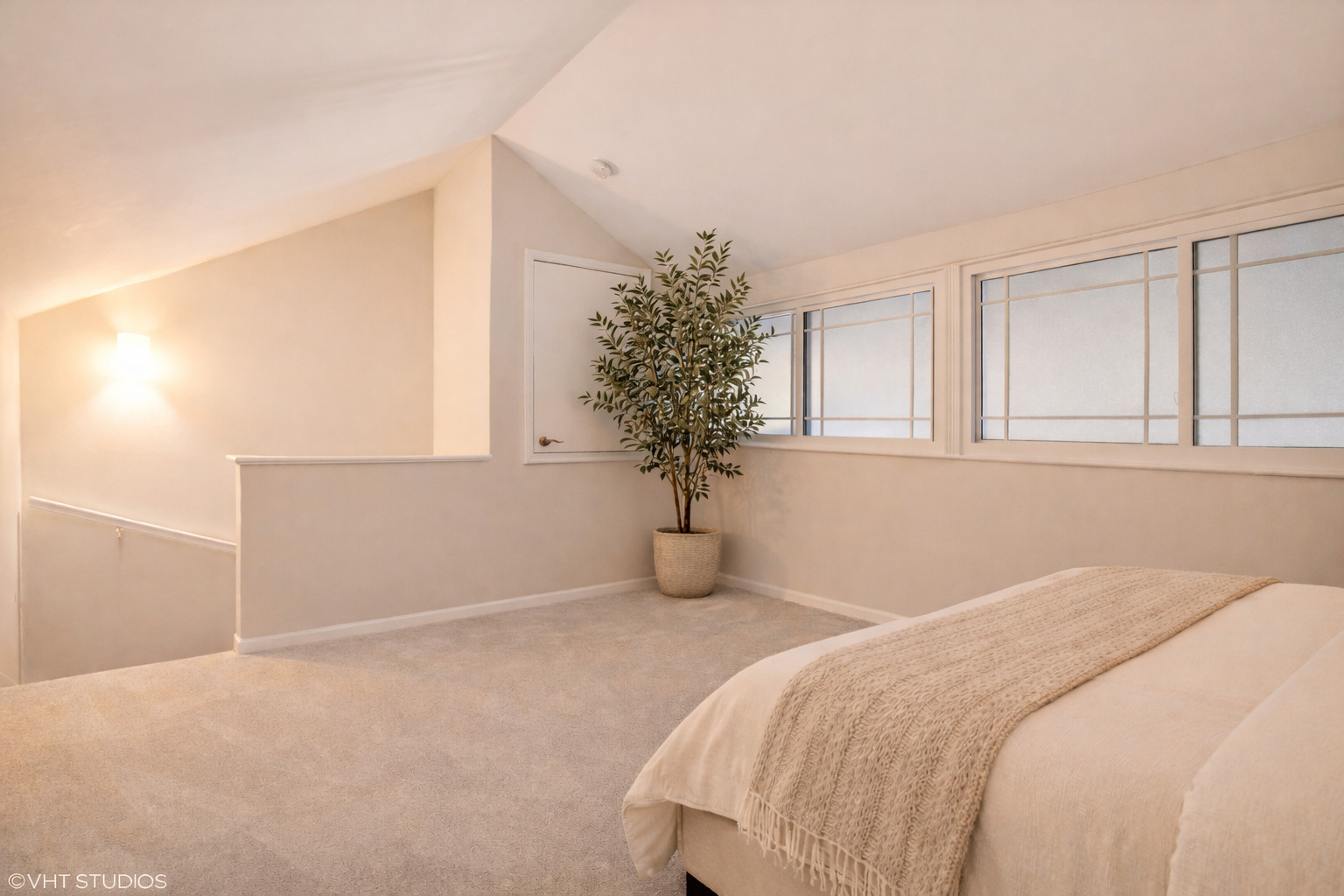 1251 W Fletcher Street Unit: E