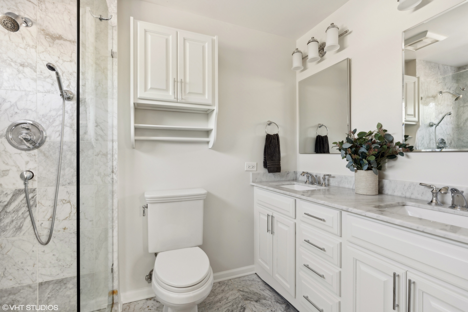 1251 W Fletcher Street Unit: E