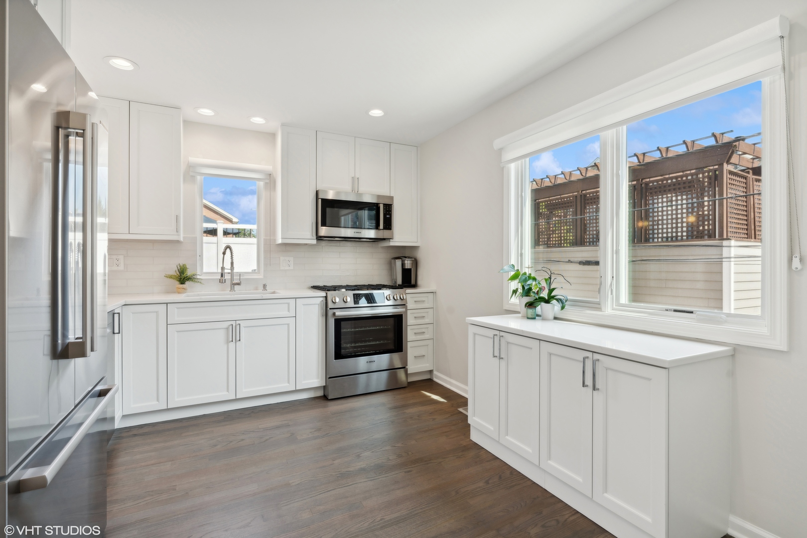 1251 W Fletcher Street Unit: E