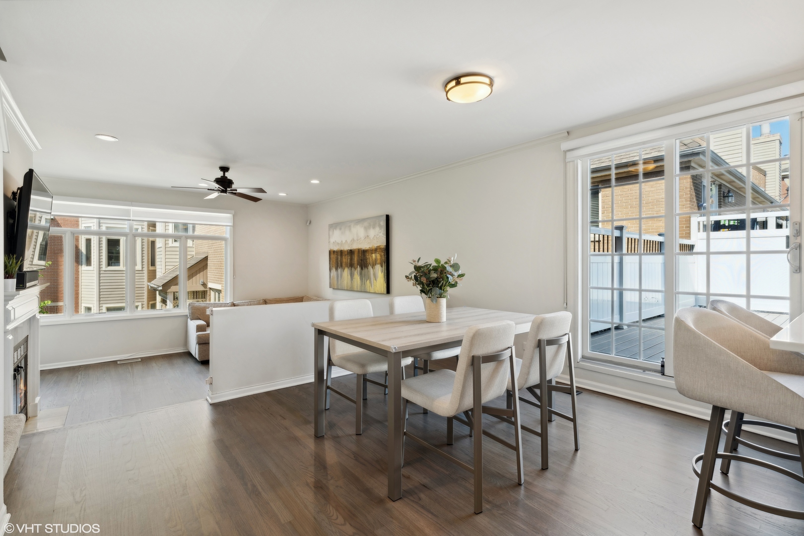 1251 W Fletcher Street Unit: E